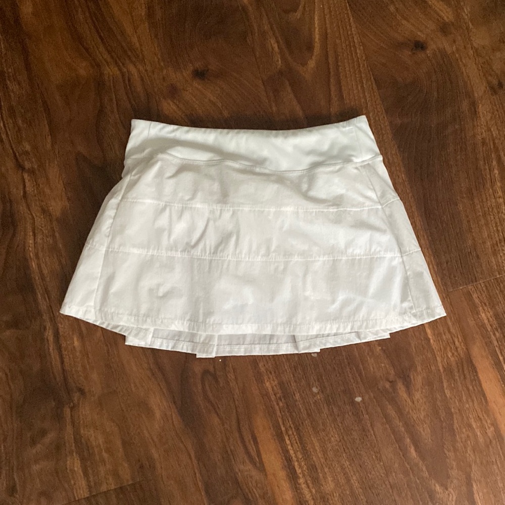 White lululemon pace rival skirt dupe